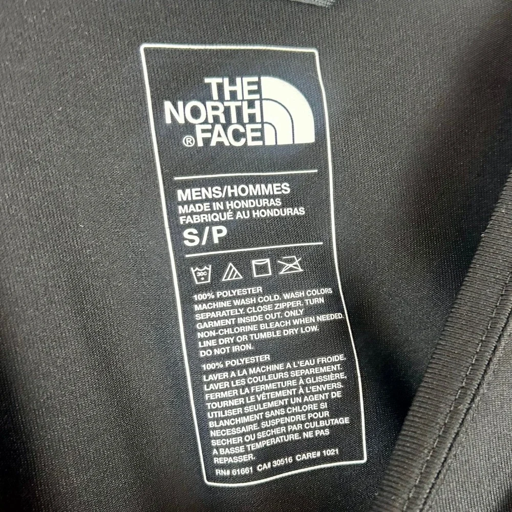The North Face Mens FlashDry Graphic T-Shirt Bundle Pack of 2 Blue Black Small